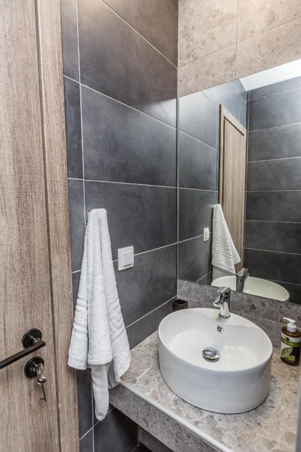 Raise Athens Metro Apartments Buitenkant foto
